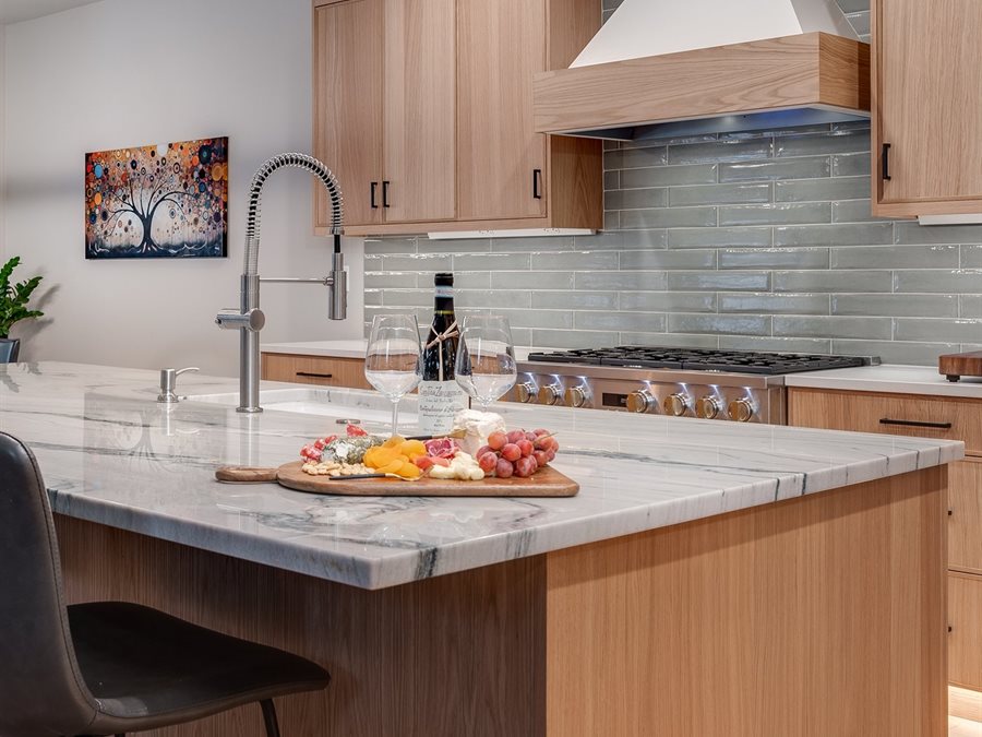 Rift oak kitchen cabinets by Blue Mountain Design Bend Oregon